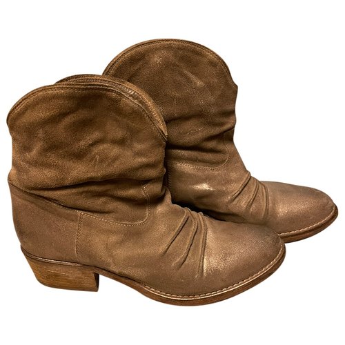 Pre-owned Elena Iachi Leather Western Boots In Beige