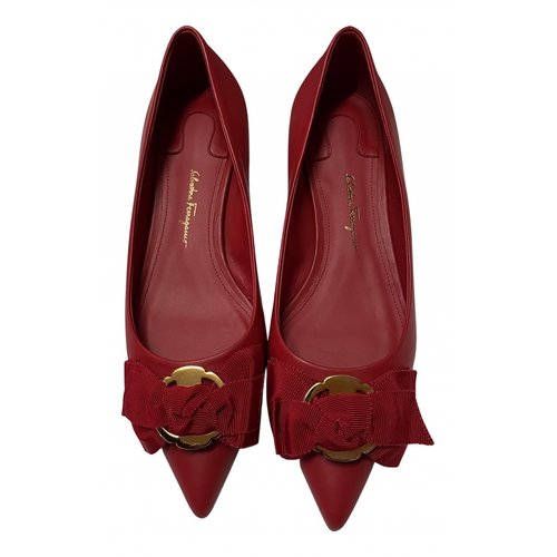 Pre-owned Ferragamo Leather Ballet Flats In Red
