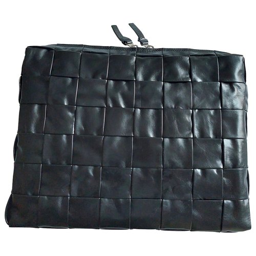Pre-owned Bottega Veneta Patent Leather Small Bag In Black