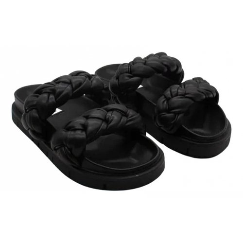 Pre-owned Steve Madden Leather Sandal In Black