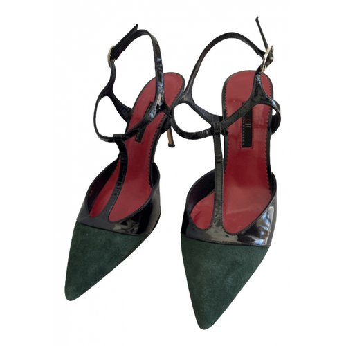 Pre-owned Carolina Herrera Patent Leather Sandals In Black