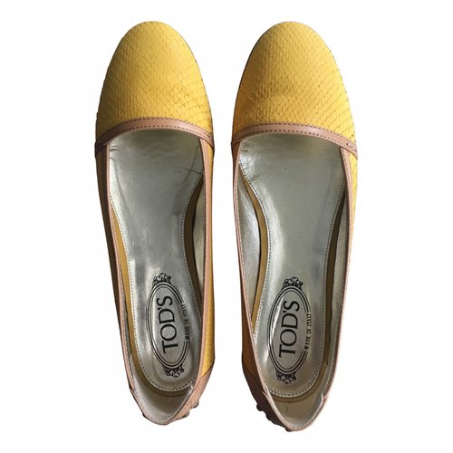 Pre-owned Tod's Leather Ballet Flats In Yellow