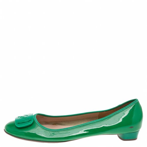 Pre-owned Ferragamo Patent Leather Flats In Green