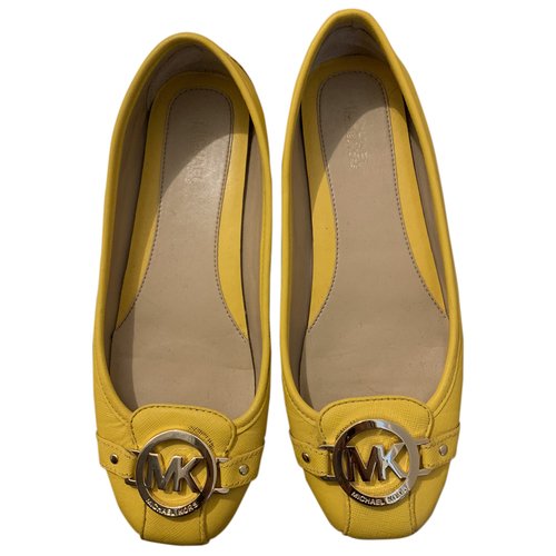 Pre-owned Michael Kors Leather Ballet Flats In Yellow