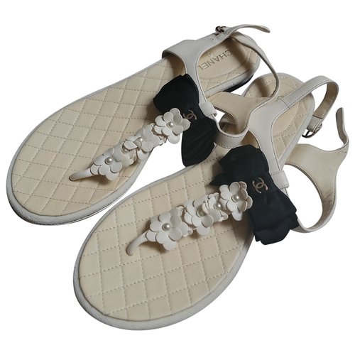 Pre-owned Chanel Leather Sandal In White