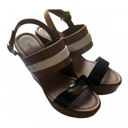 Pre-owned Moncler Patent Leather Sandals In Camel