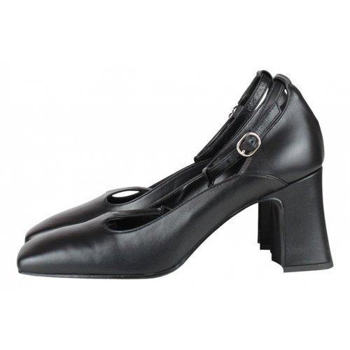 Pre-owned Karl Lagerfeld Leather Heels In Black