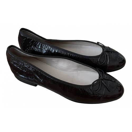Pre-owned Patent Leather Ballet Flats In Brown