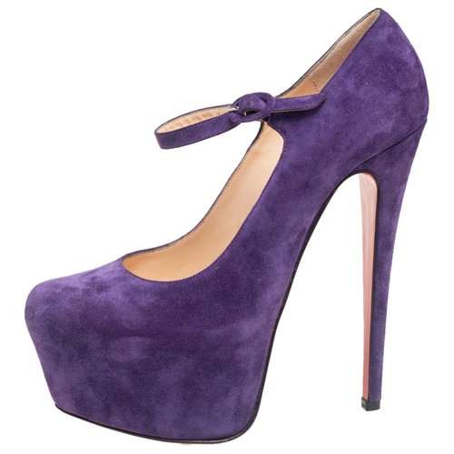 Pre-owned Christian Louboutin Flats In Purple