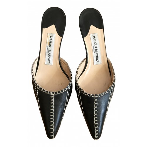 Pre-owned Manolo Blahnik Hangisi Leather Mules In Black