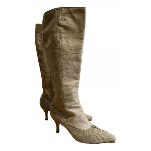 Pre-owned Ferragamo Leather Boots In Beige