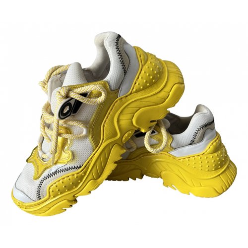 Pre-owned N°21 Leather Trainers In Yellow