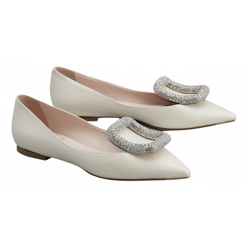 Pre-owned Roger Vivier Leather Ballet Flats In White