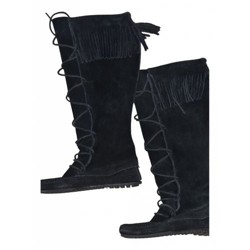 Pre-owned Minnetonka Boots In Black