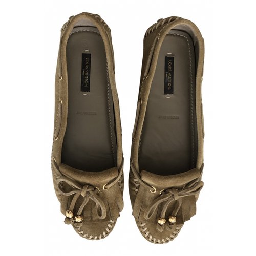 Pre-owned Louis Vuitton Flats In Beige