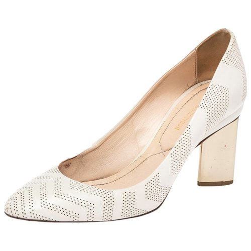 Pre-owned Nicholas Kirkwood Leather Flats In White