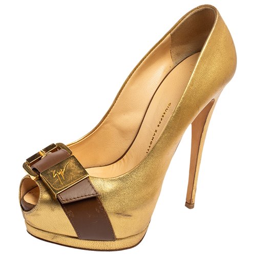 Pre-owned Giuseppe Zanotti Leather Flats In Gold