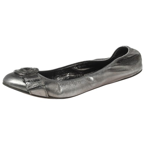 Pre-owned Burberry Leather Flats In Metallic