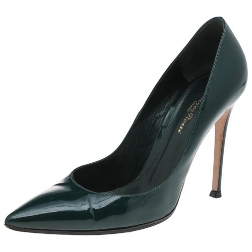 Pre-owned Gianvito Rossi Patent Leather Flats In Green