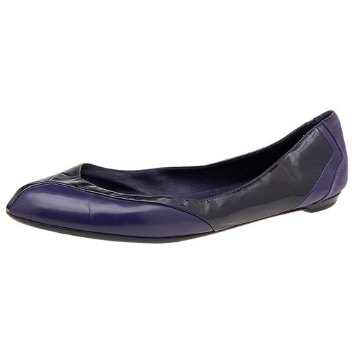 Pre-owned Gucci Patent Leather Flats In Purple