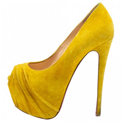 Pre-owned Christian Louboutin Flats In Yellow
