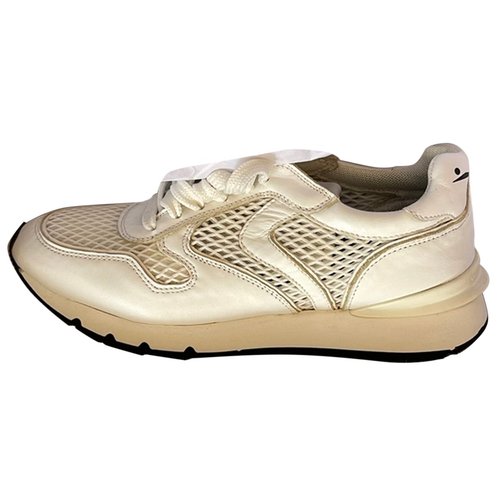 Pre-owned Voile Blanche Leather Trainers In Beige