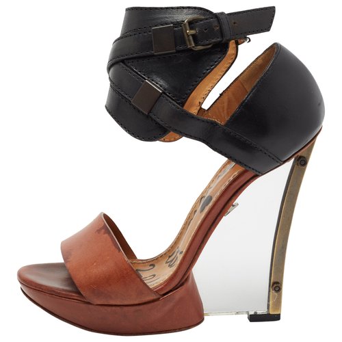Pre-owned Lanvin Leather Sandal In Brown