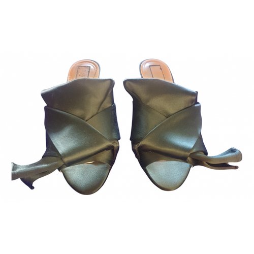 Pre-owned N°21 Cloth Sandals In Green