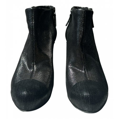 Pre-owned Chanel Leather Ankle Boots In Metallic