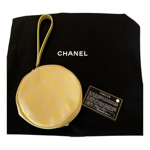 Pre-owned Chanel Cloth Purse In Yellow