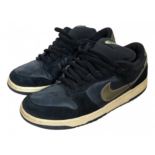 Pre-owned Nike Sb Dunk Low Low Trainers In Black