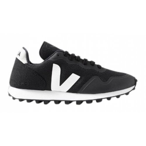 Pre-owned Veja Trainers In Black