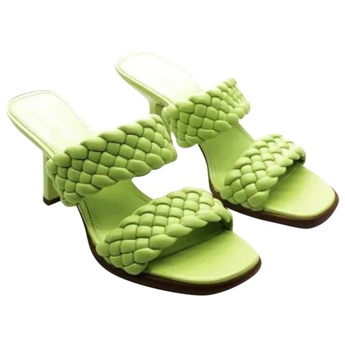 Pre-owned Michael Kors Leather Sandals In Green