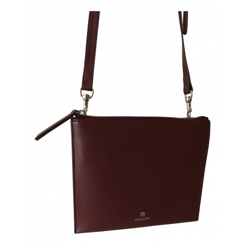 Pre-owned Aigner Leather Crossbody Bag In Burgundy