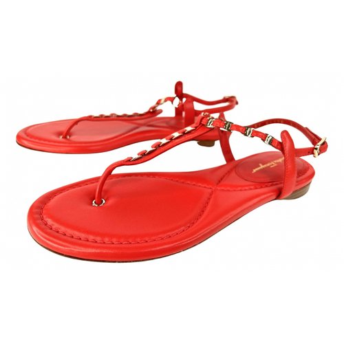 Pre-owned Ferragamo Leather Sandal In Red
