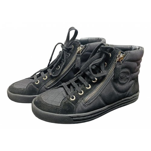 Pre-owned Chanel Leather Trainers In Black
