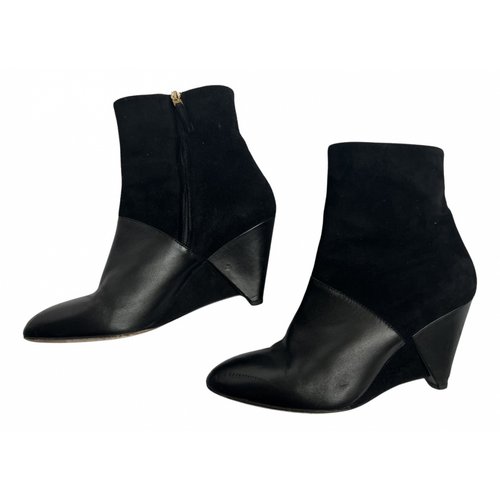 Pre-owned Fendi Leather Ankle Boots In Black