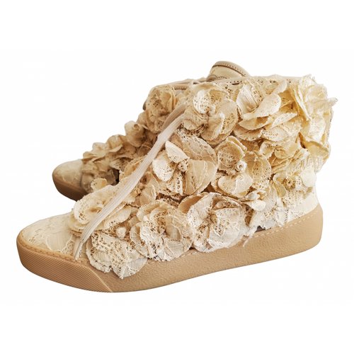 Pre-owned Chanel Cloth Trainers In Beige