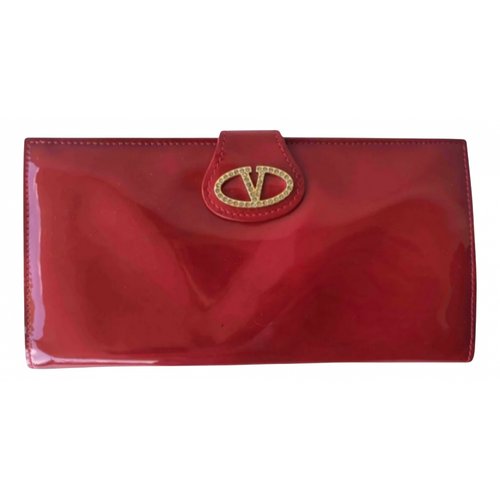 Pre-owned Valentino Garavani Patent Leather Wallet In Red