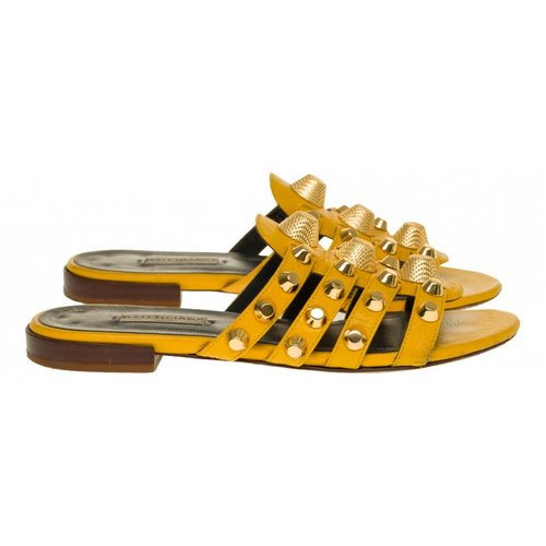 Pre-owned Balenciaga Leather Sandals In Gold
